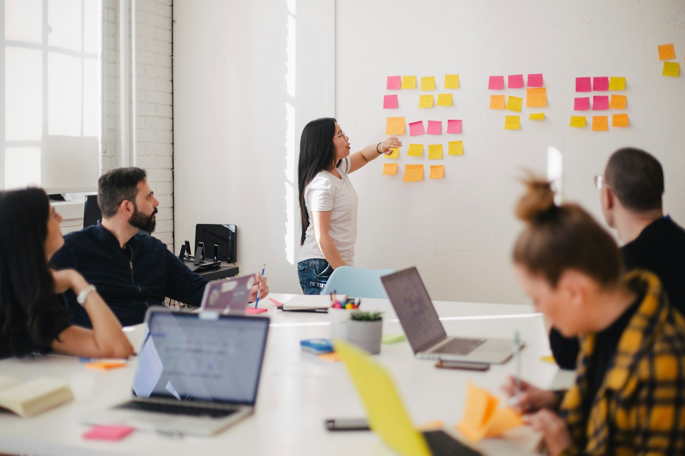 A leader facilitating an executive strategy session